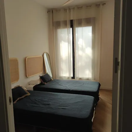 Eliving - Biopark Center & Airport Appartement